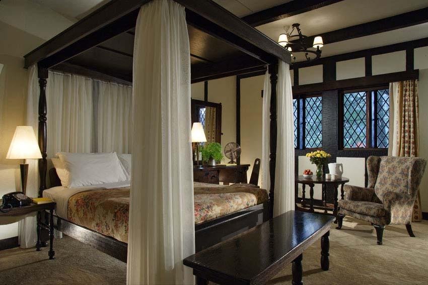 The Lakehouse-guestroom-Deluxe Room.jpg