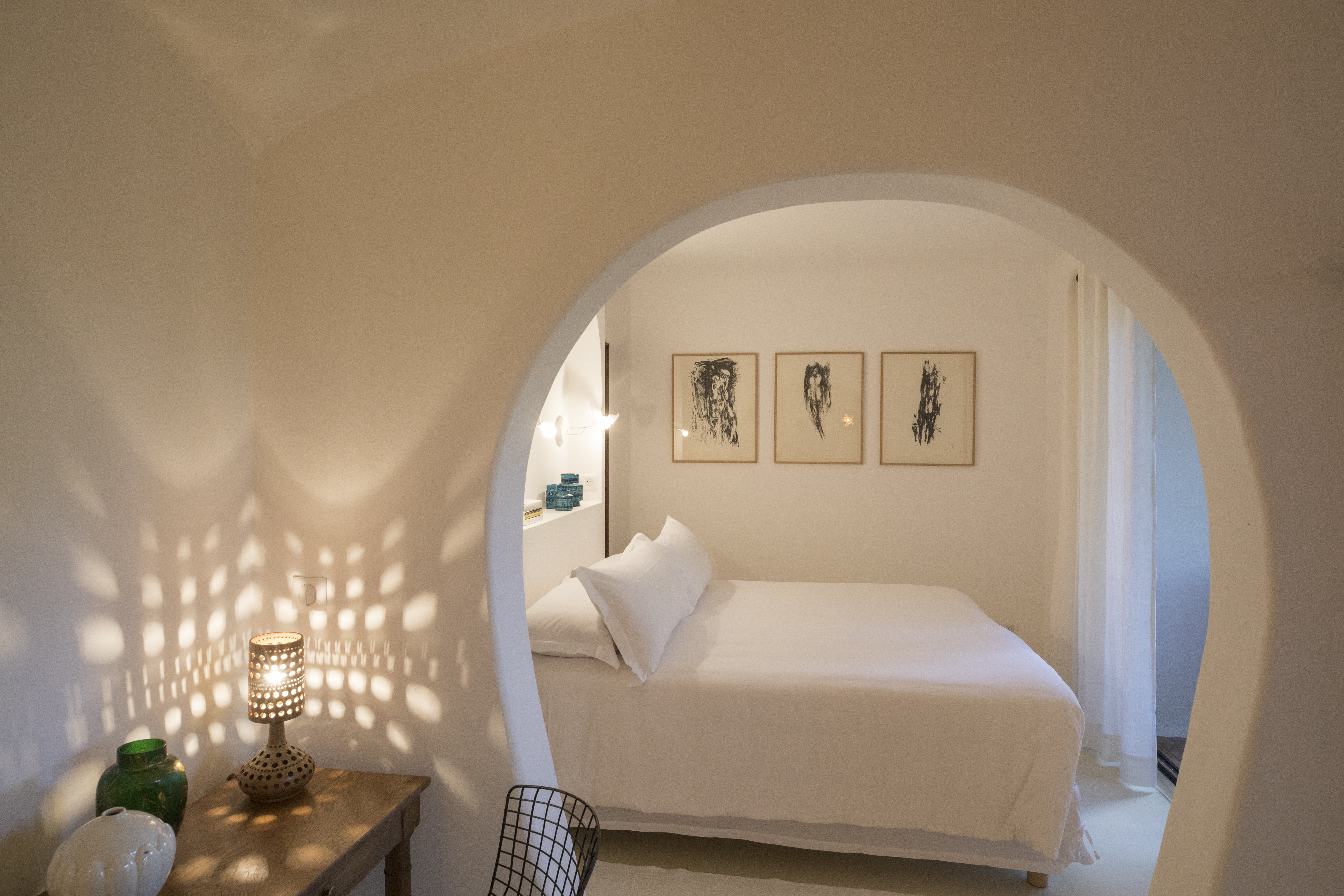Grand Hotel de Cala Rossa-guestroom-Bedroom ().jpg
