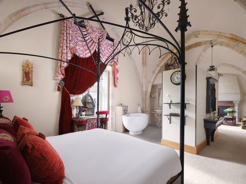 bedroom ()