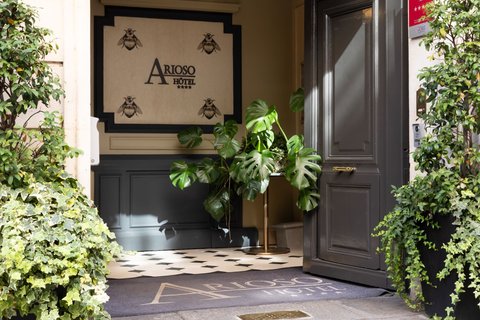 DETAIL PORTE COCHERE hotel arioso hd