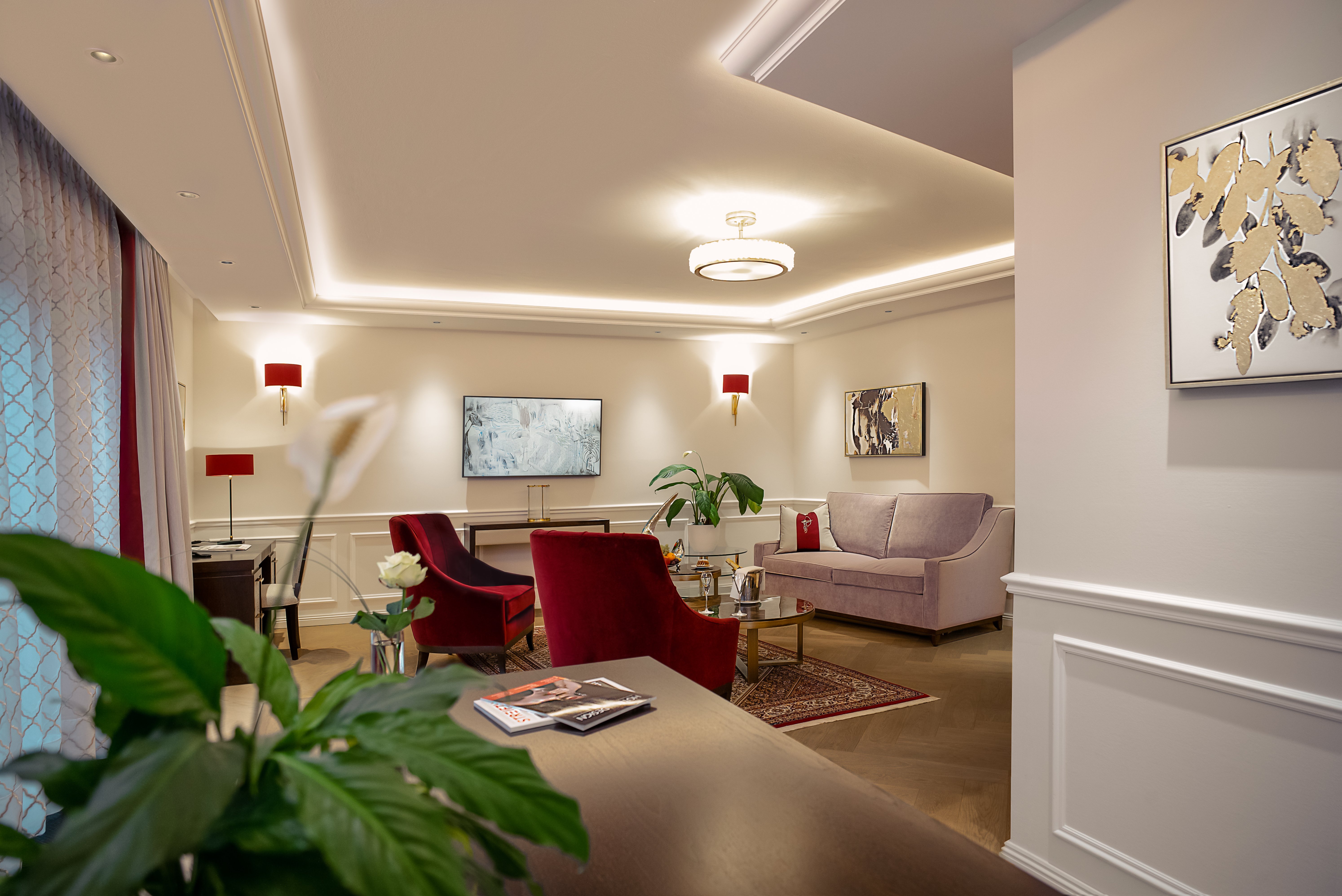 HOTEL SCHLOSS MONCHSTEIN-guestroom-ApolloSuite.jpg