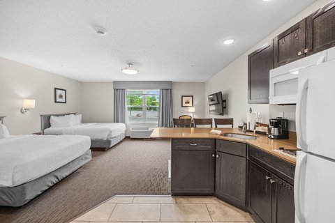 Double Queen Kitchenette