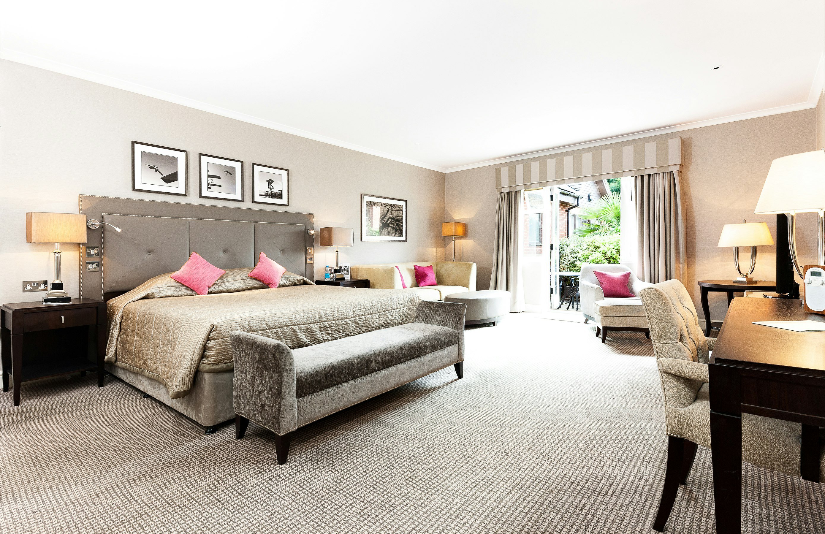 FOXHILLS CLUB RESORT-guestroom-Junior Suite.jpg