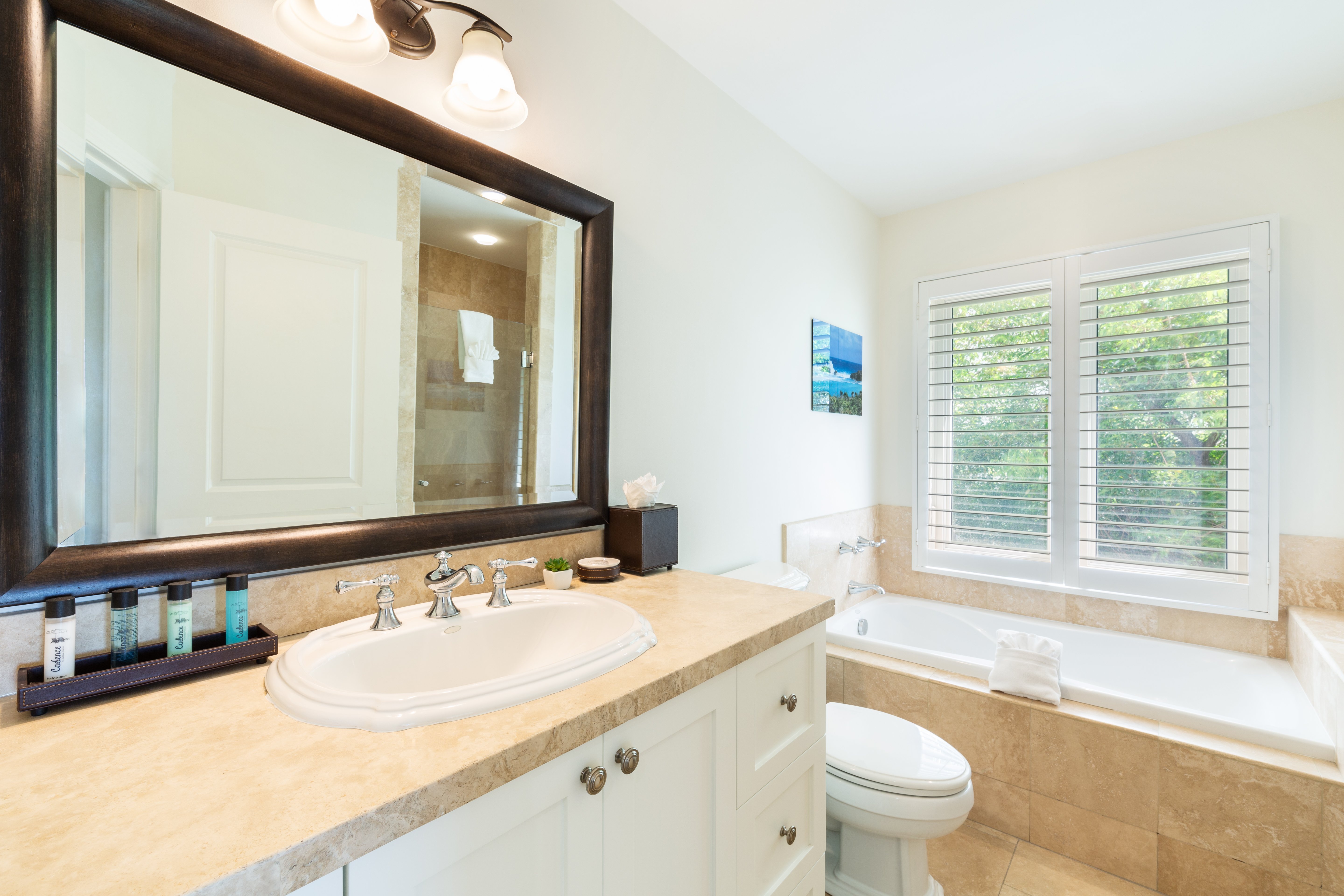 Villa del Mar-guestroom-Two Bedroom Bathroom.jpg