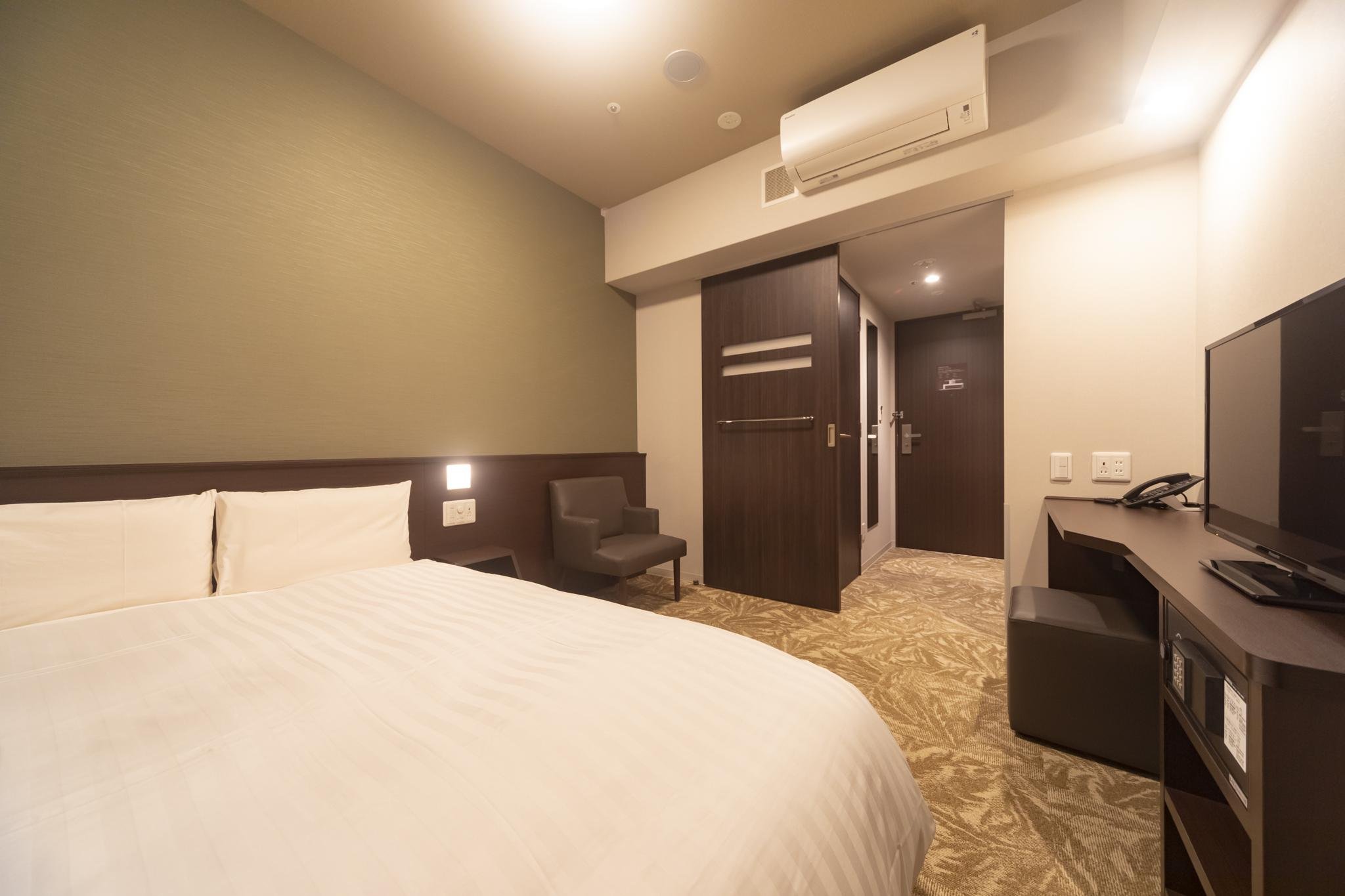 Dormy Inn Prem Osaka Kitahama-guestroom-DOUBLE ROOM.jpg