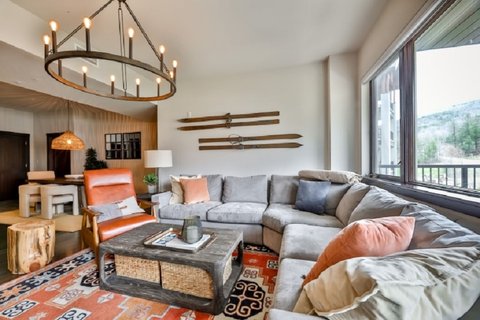 WC 402 Living Room