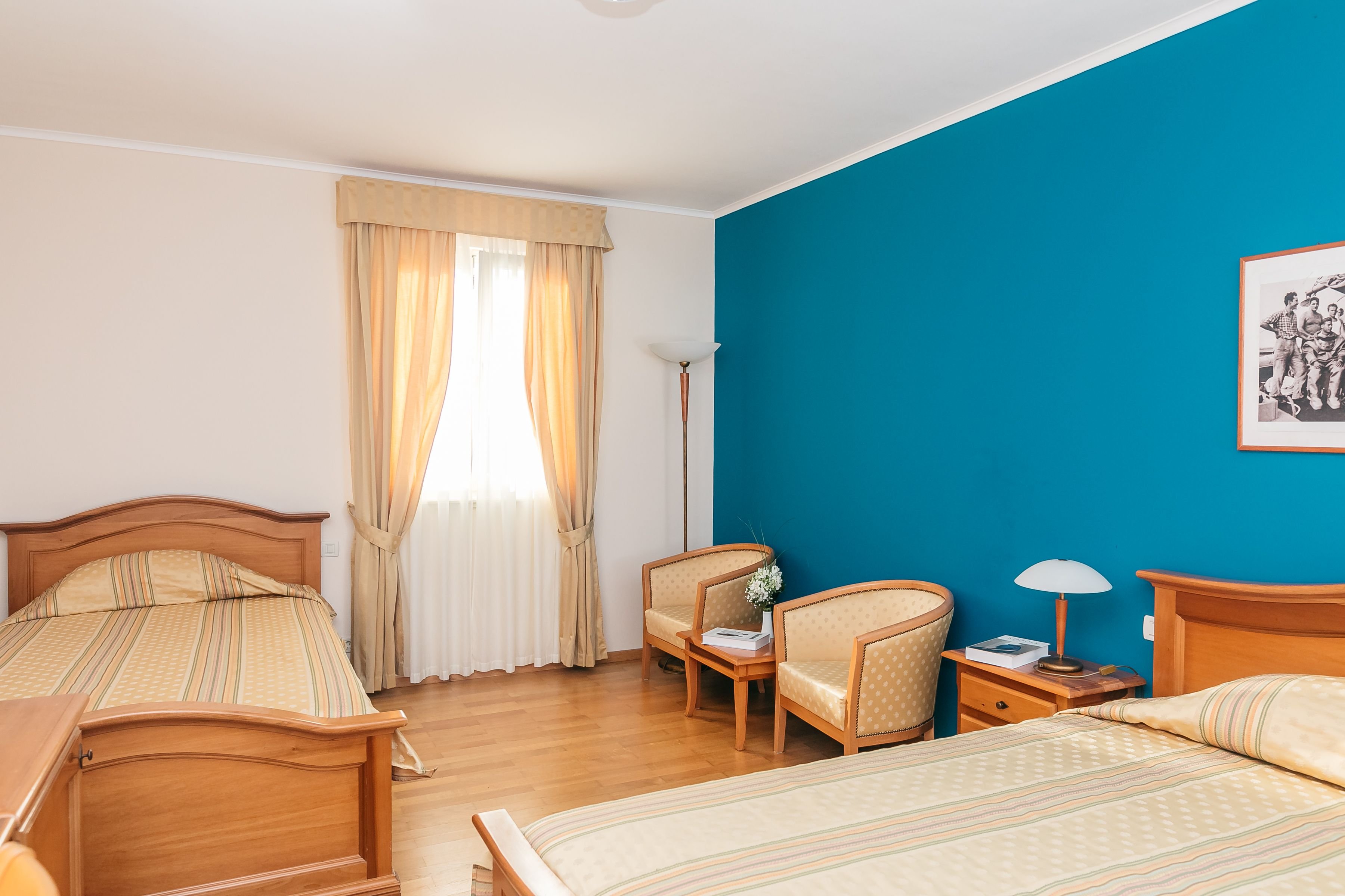 HOTEL SPONGIOLA-guestroom-Triple room without balcony.jpg