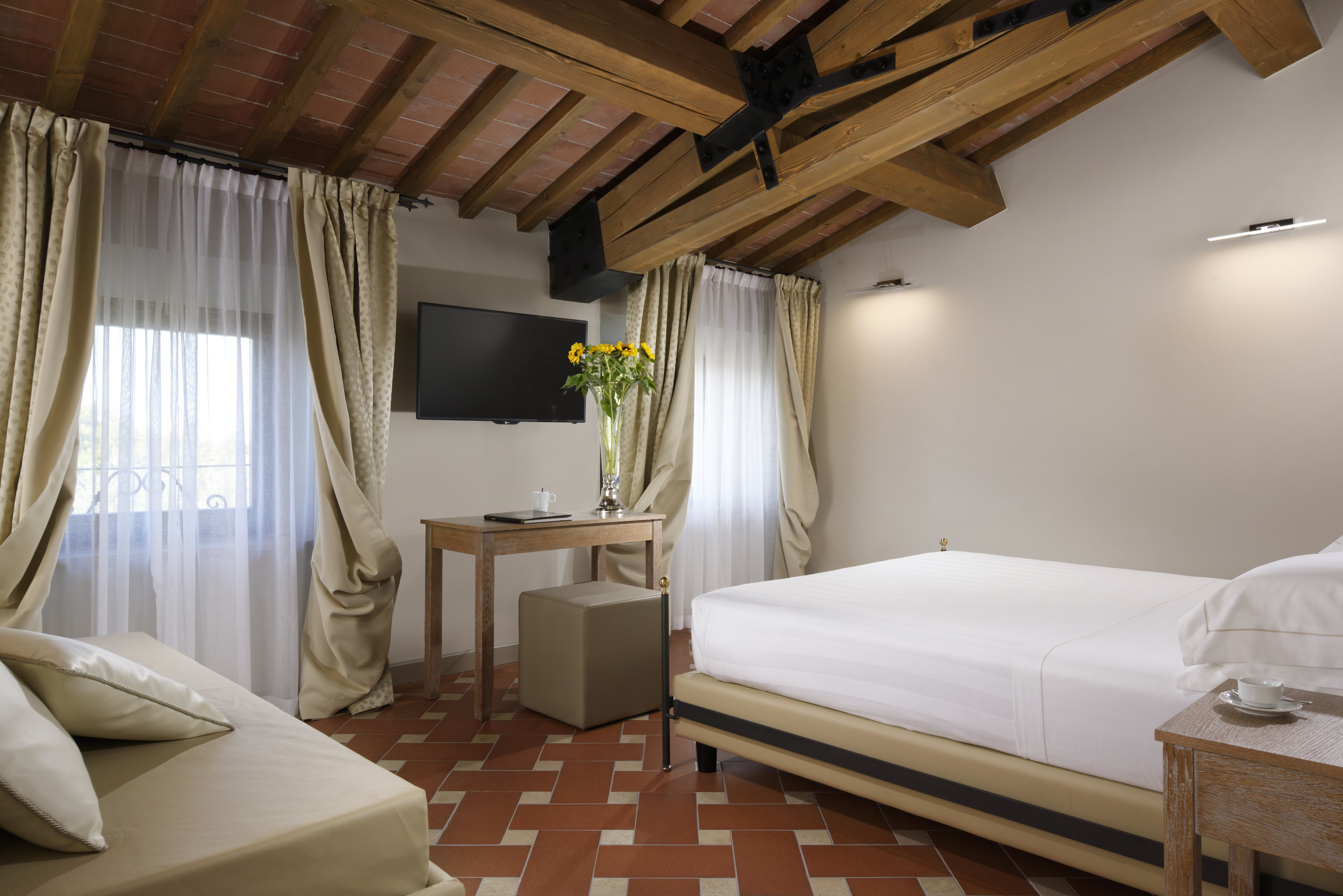 VILLA SABOLINI DIMORA STORICA-guestroom-Prestige Country Room.jpg