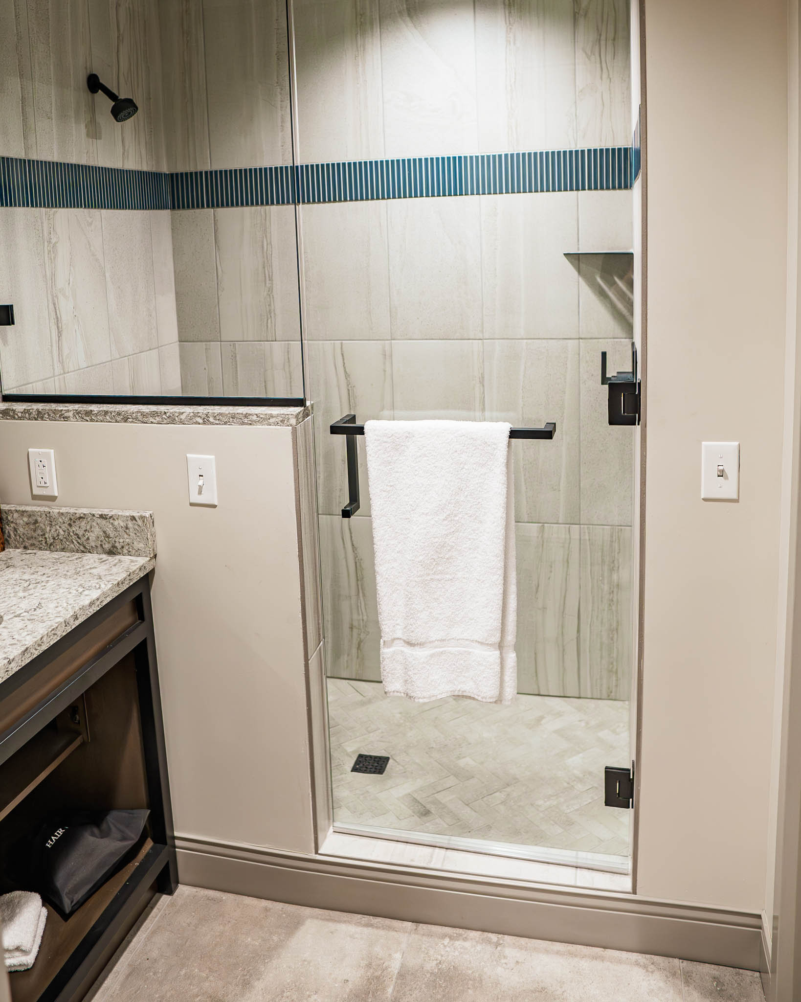 Lake Eufaula Casino-guestroom-Queen Room double beds.jpg