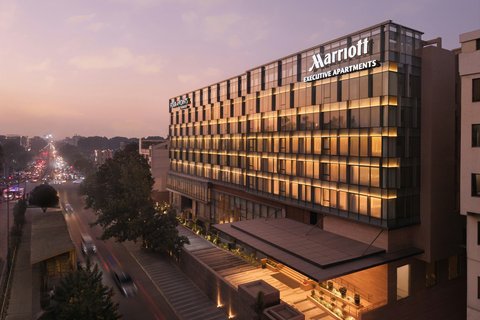 FaÃ§ade , Evening