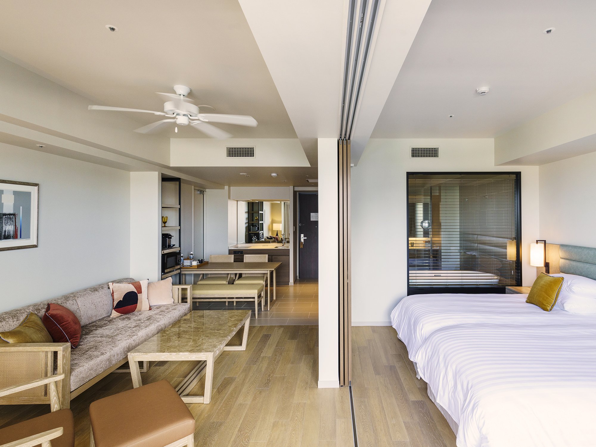 MB Gallery Chatan-guestroom-SUPERIOR ROOM.jpg