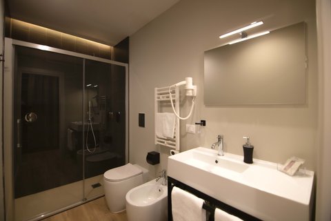 SPA Suite Bathroom