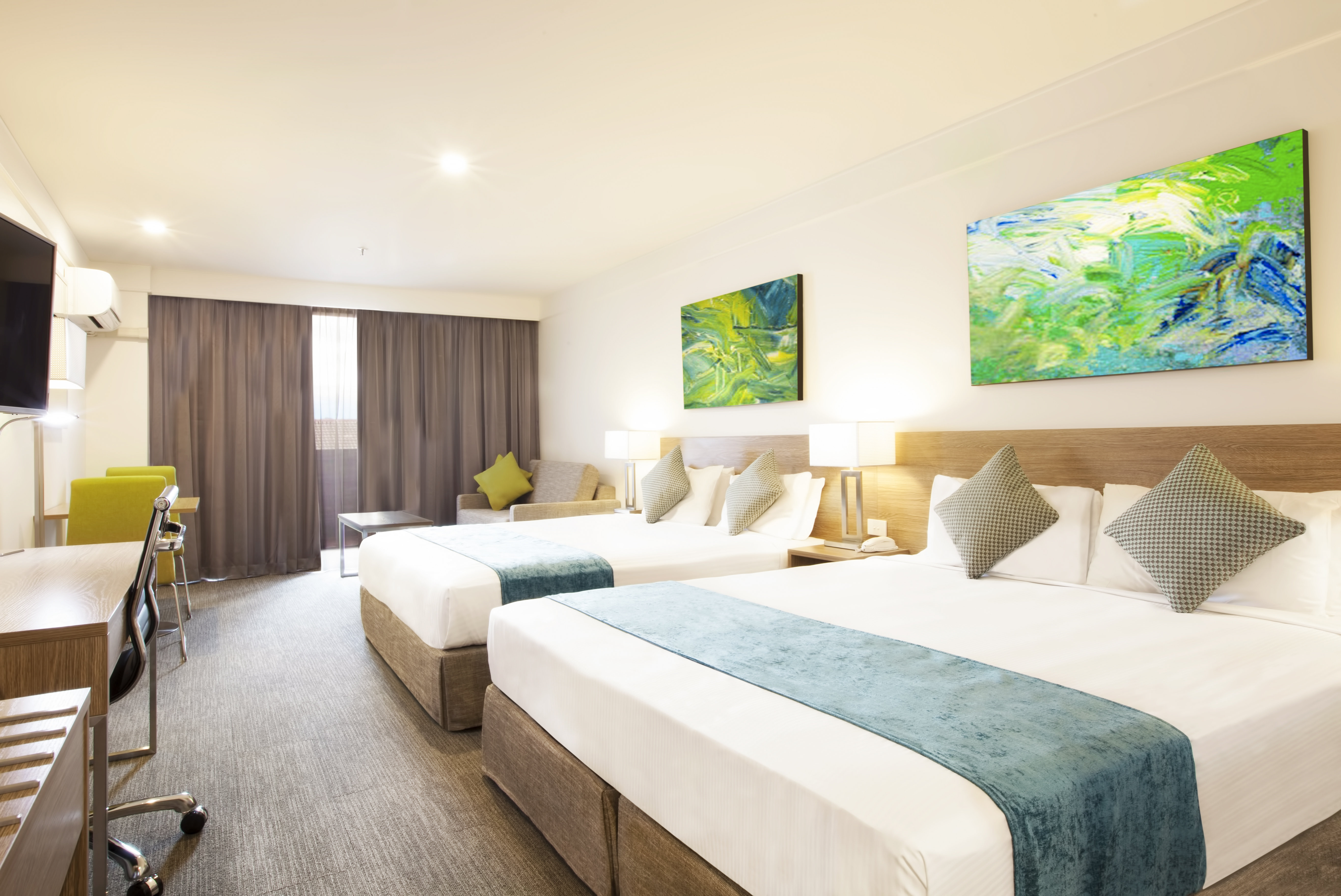 METRO ASPIRE HOTEL SYDNEY-guestroom-Premium Deluxe Room.jpg