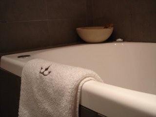 VAIN BOUTIQUE HOTEL-guestroom-Bathroom.jpg