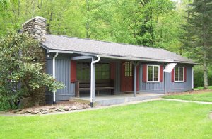 Cabin Creekwood Lyndhurst, VA - See Discounts