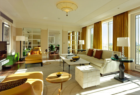 THE DORCHESTER HOTEL - Photo 6