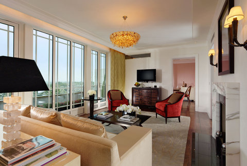 THE DORCHESTER HOTEL - Photo 16