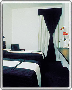 Ameris Hotel Normandie-guestroom-Normandie Room.jpg