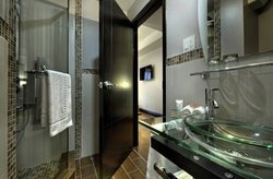  - Le Petit Hotel Montreal