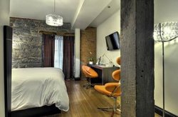  - Le Petit Hotel Montreal