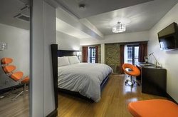  - Le Petit Hotel Montreal