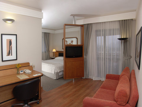 ESTANPLAZA INTERNATIONAL-guestroom-Suite Inter.jpg