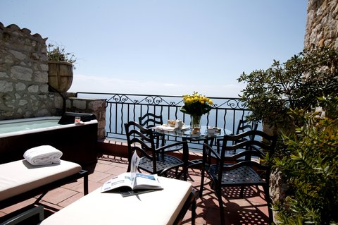 CHATEAU EZA - Photo 21