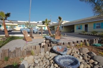 Beach Bungalow Inn & Suites