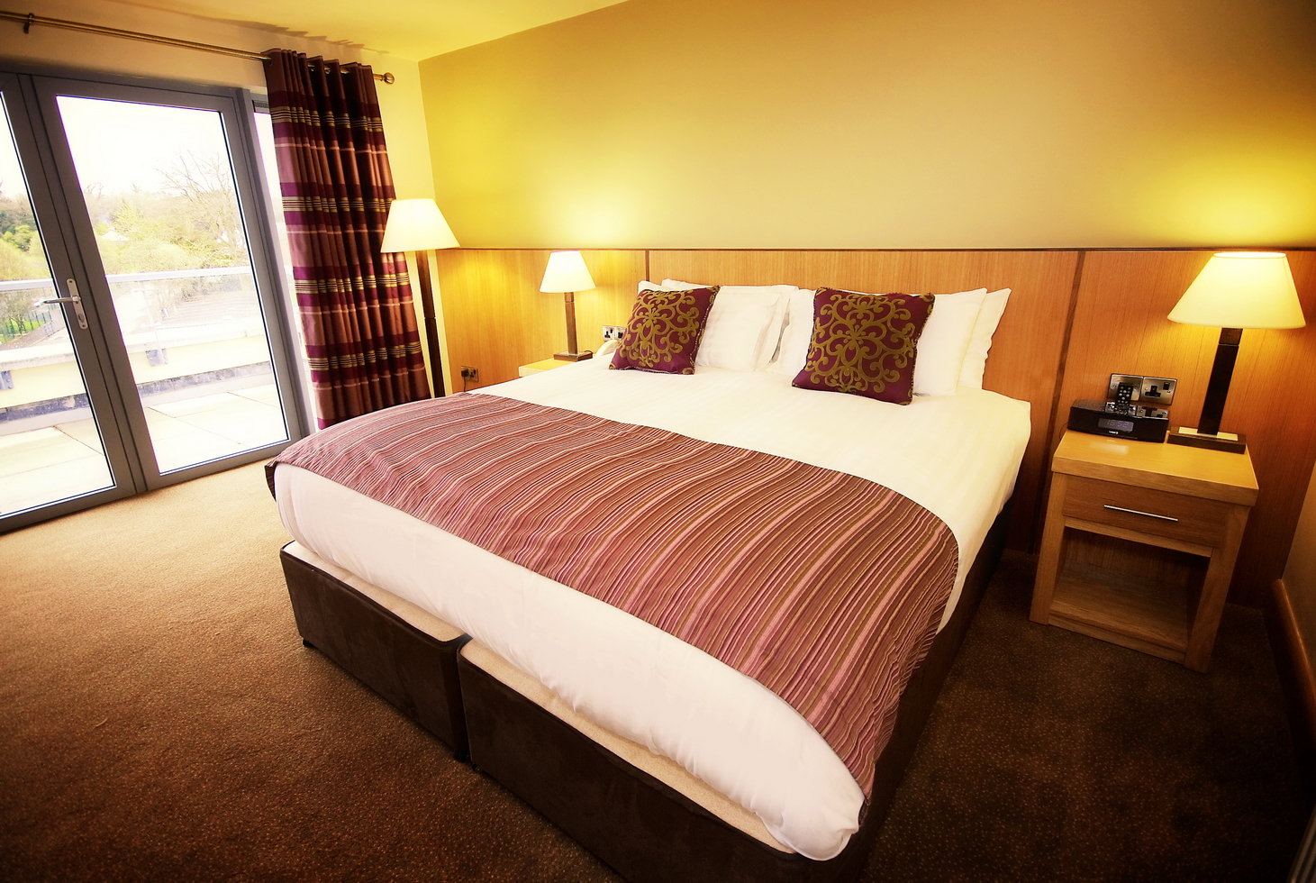 Belmore Court-guestroom-Executive Ddouble Room.jpg