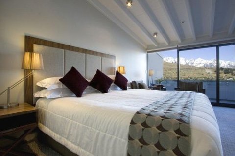 THE REES HOTEL - Photo 8