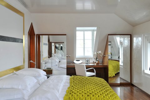 WIDDER HOTEL - Photo 2