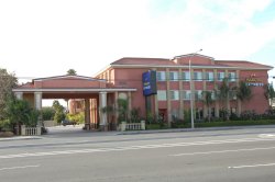  - Holiday Inn Express West Anaheim