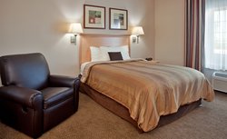  - Candlewood Suites Olathe - I-35, Exit 215