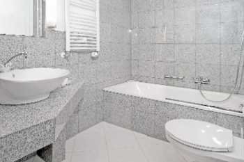 ASTORIA HOTEL-guestroom-Bathroom.jpg