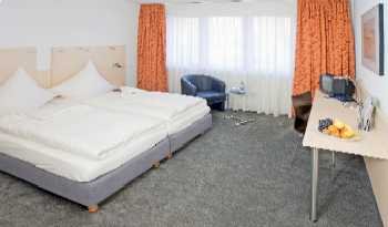 ASTORIA HOTEL-guestroom-Double Room.jpg