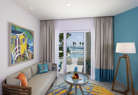 King Paradise Swim Up Suite
