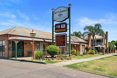 The Settlement Historic Hotel Echuca - Exterior