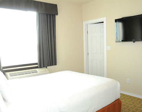 STANDARD ONE QUEEN BED