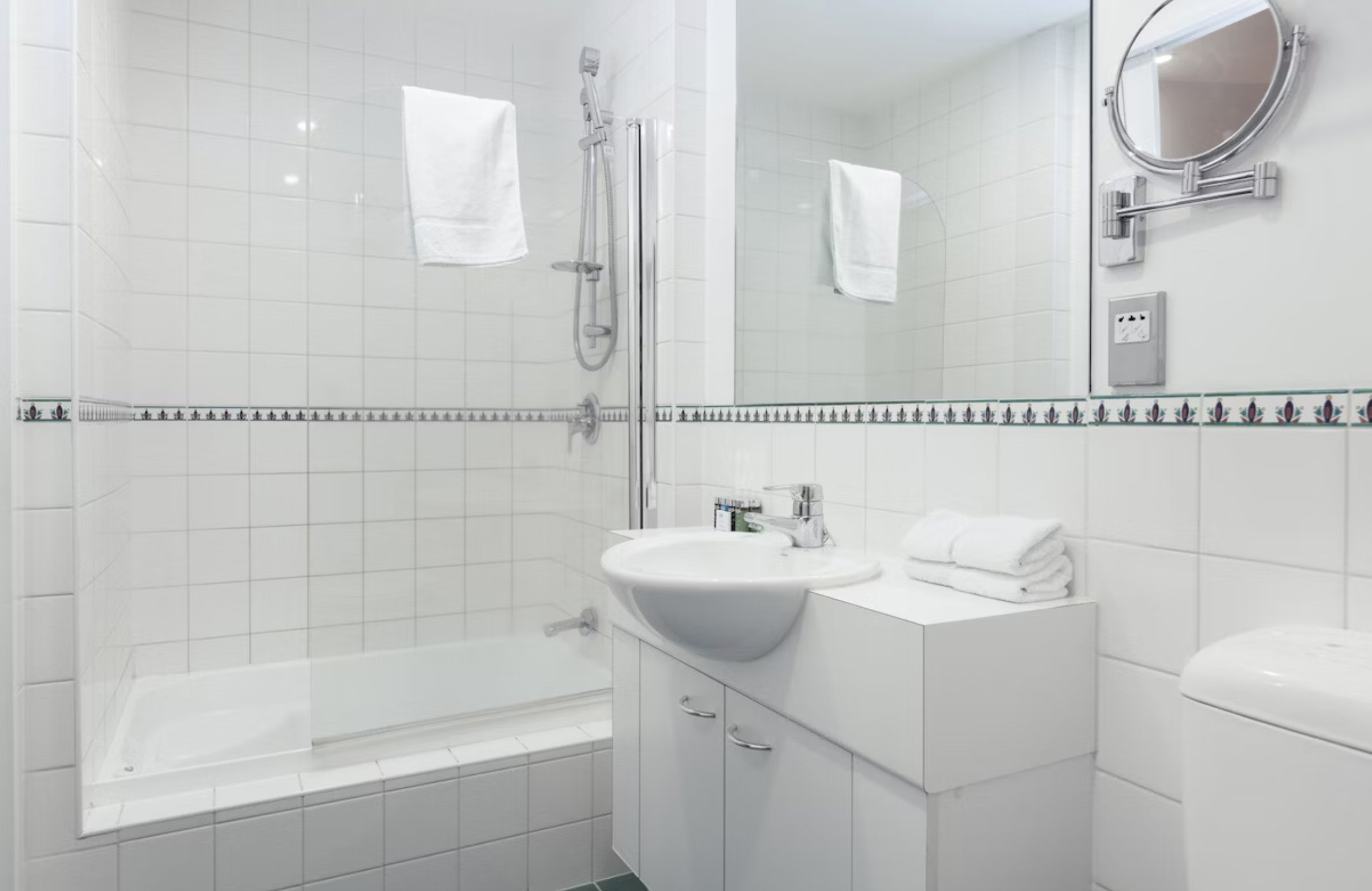 FINO APARTMENTS-guestroom-Bathroom.jpg