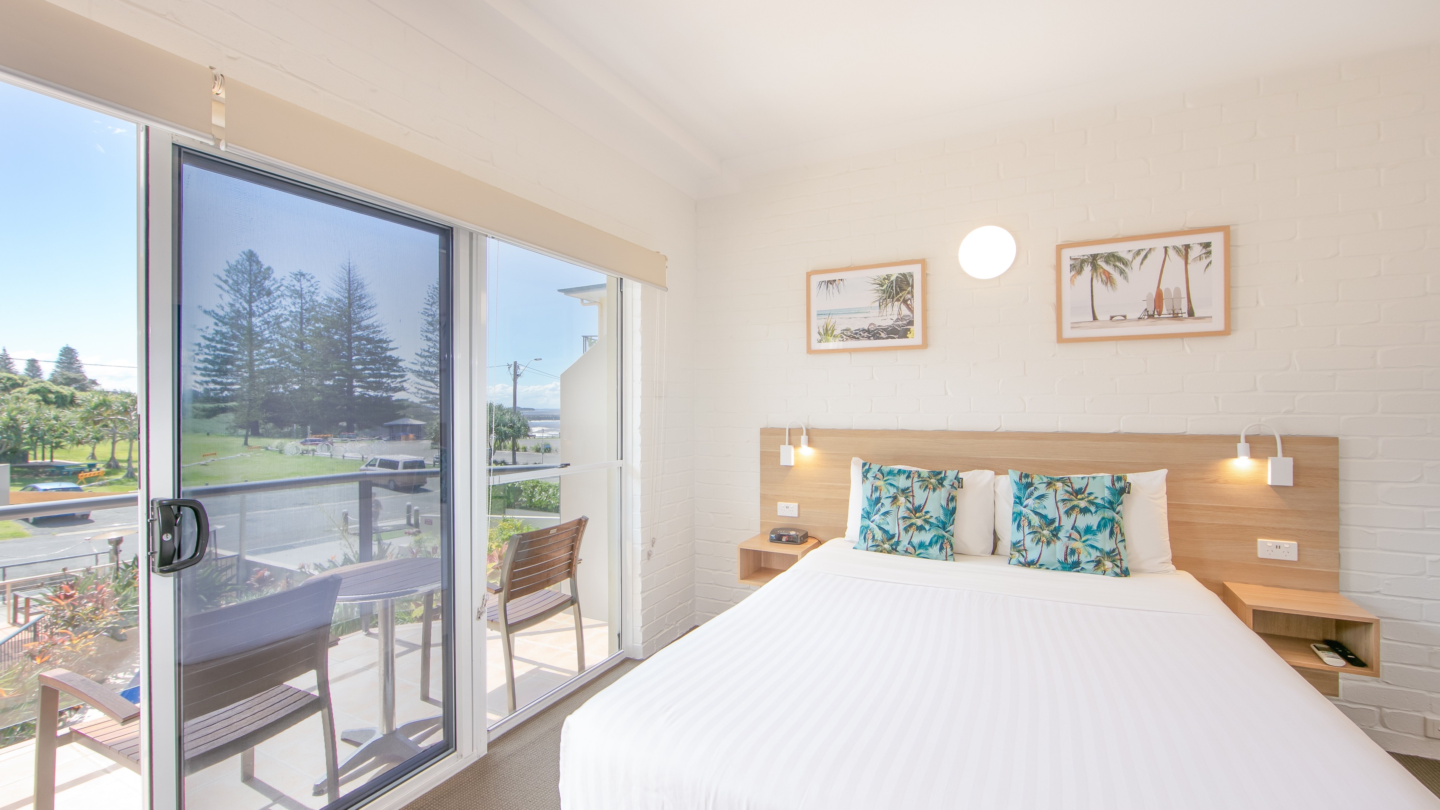 YAMBA BEACH MOTEL-guestroom-Bedroom.jpg