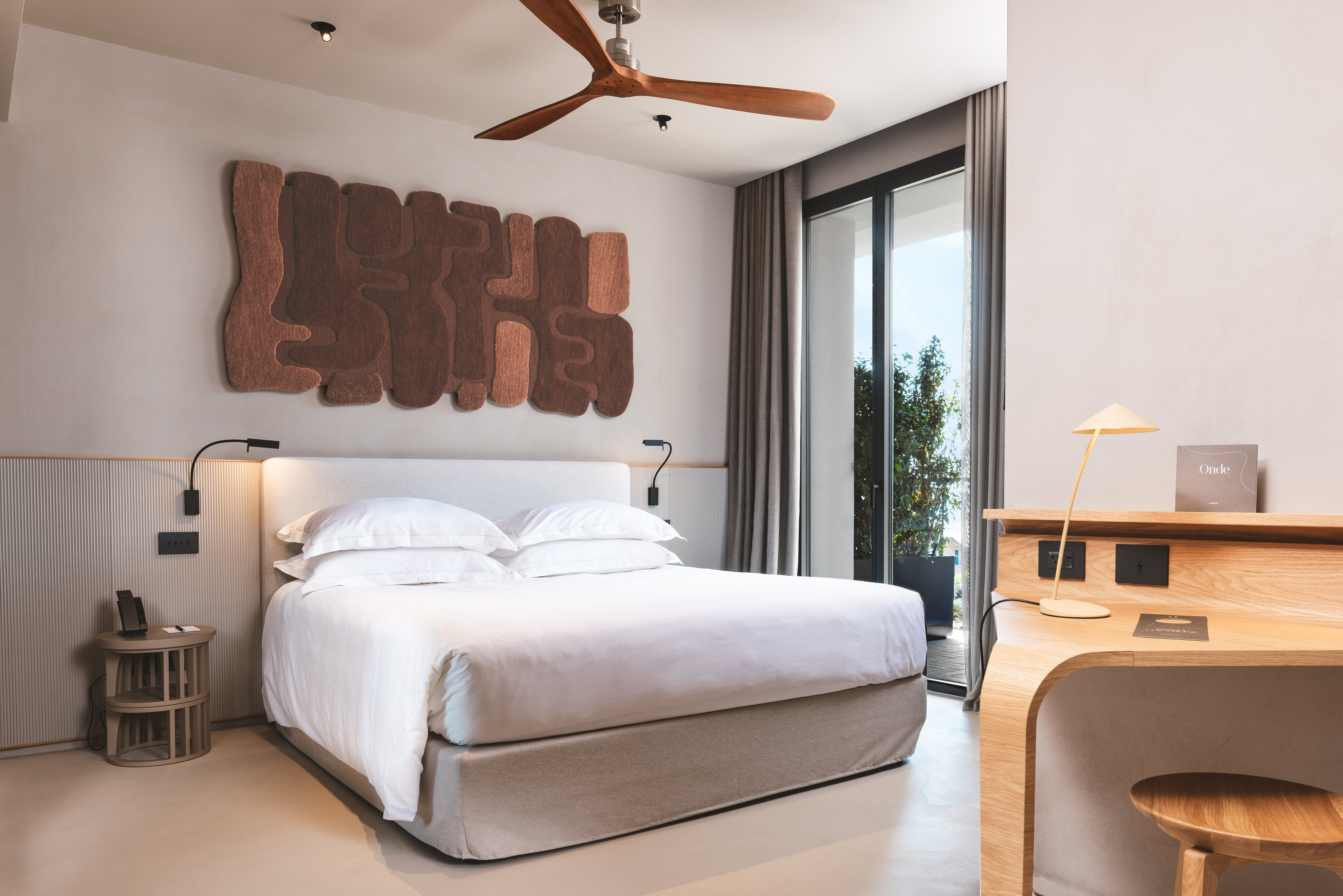CAPITOLO RIVIERA-guestroom-Junior Suite - Bedroom.jpg