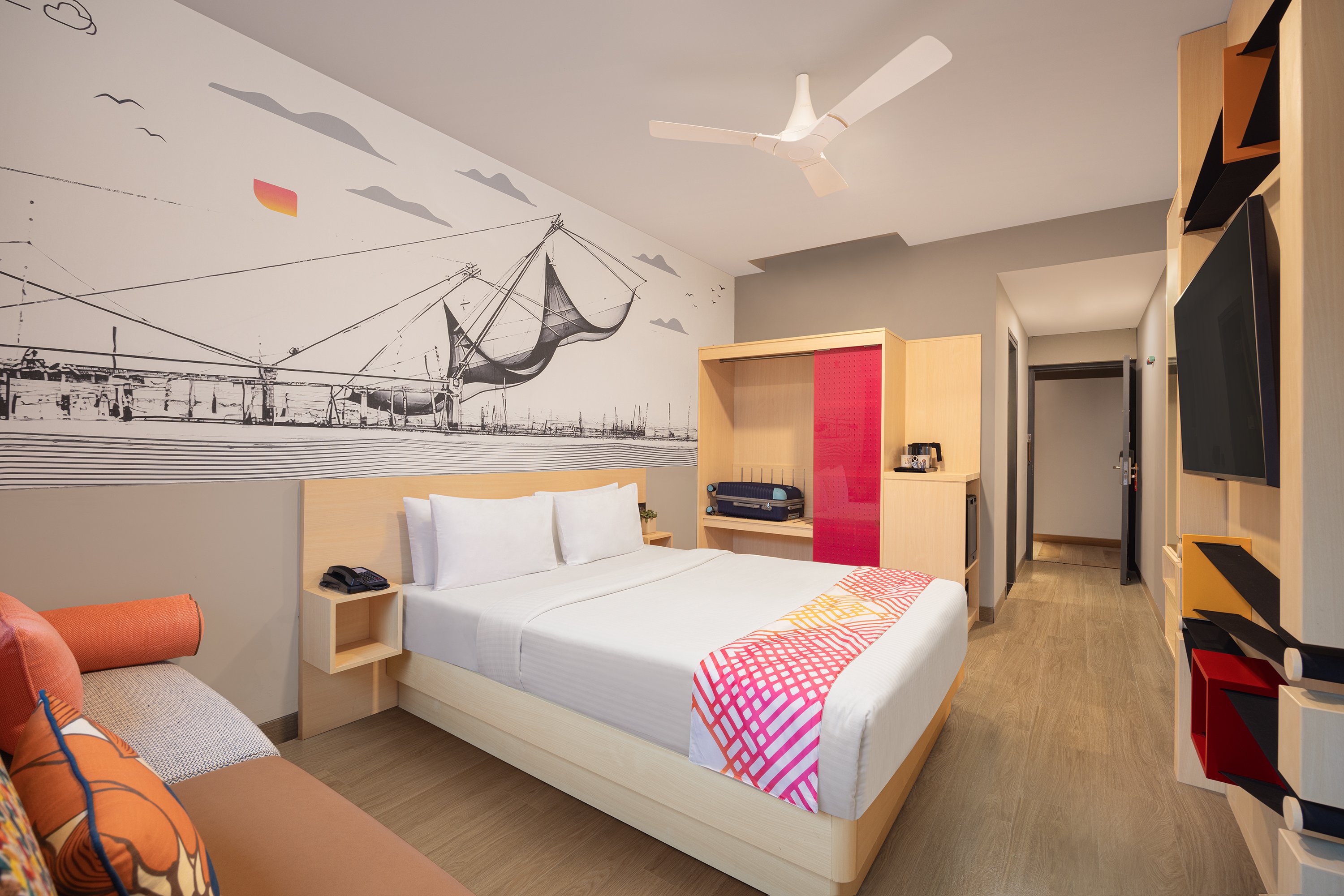 Ginger Thiruvananthapuram-guestroom-LUXE QUEEN ROOM.jpg