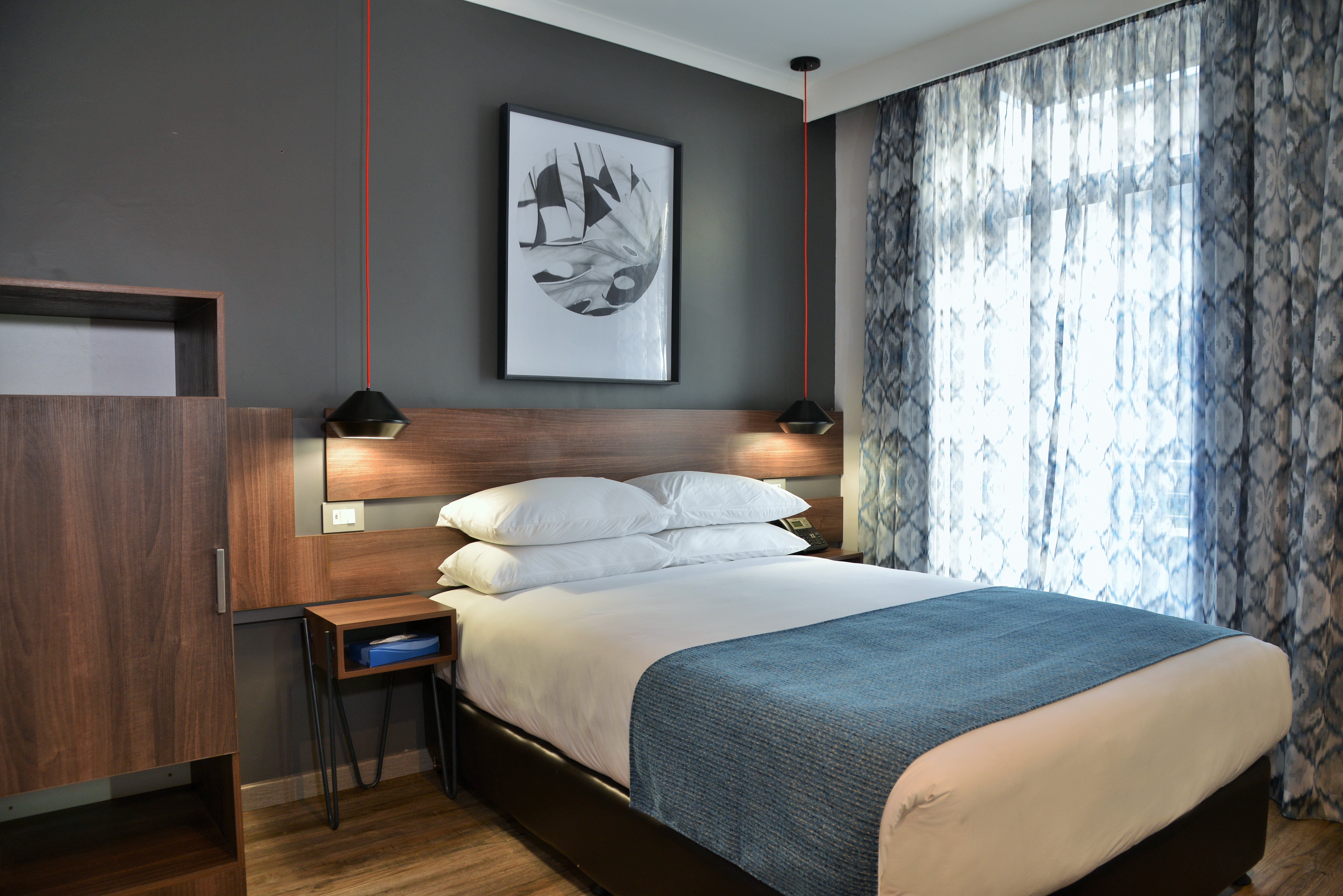 TOWN LODGE UMHLANGA-guestroom-Town Lodge Umhlanga Accommodation Affordable Hotel Room Bedroom Doublebed.jpg