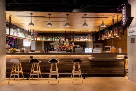 Bar Moxy
