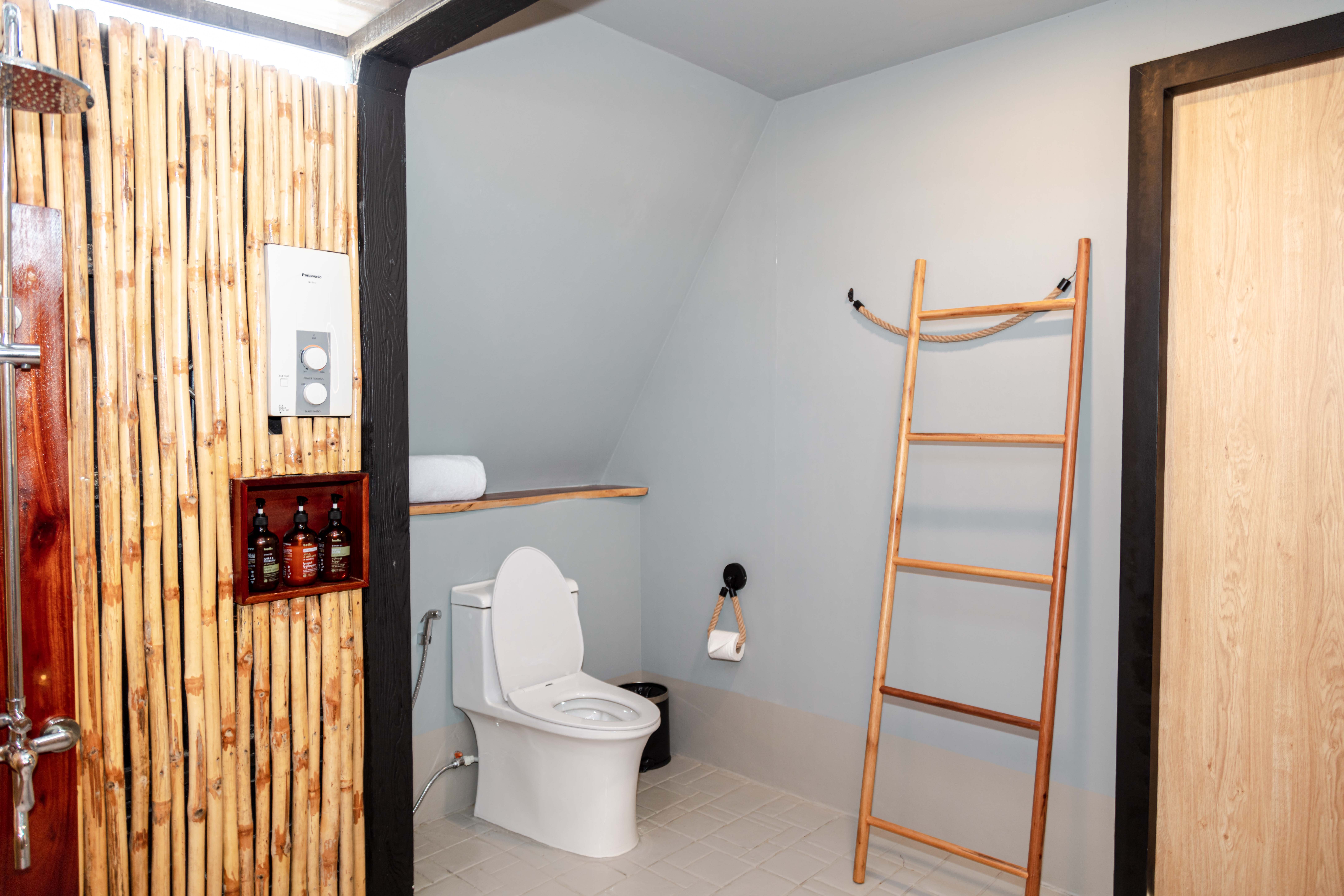 Summer Bay Beach Club Cabins-guestroom-Bathroom.jpg
