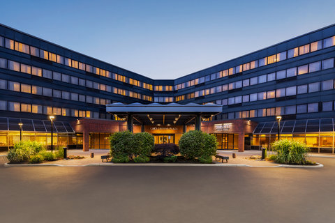 Welcome to Crowne Plaza Edison, True hospitality for good.