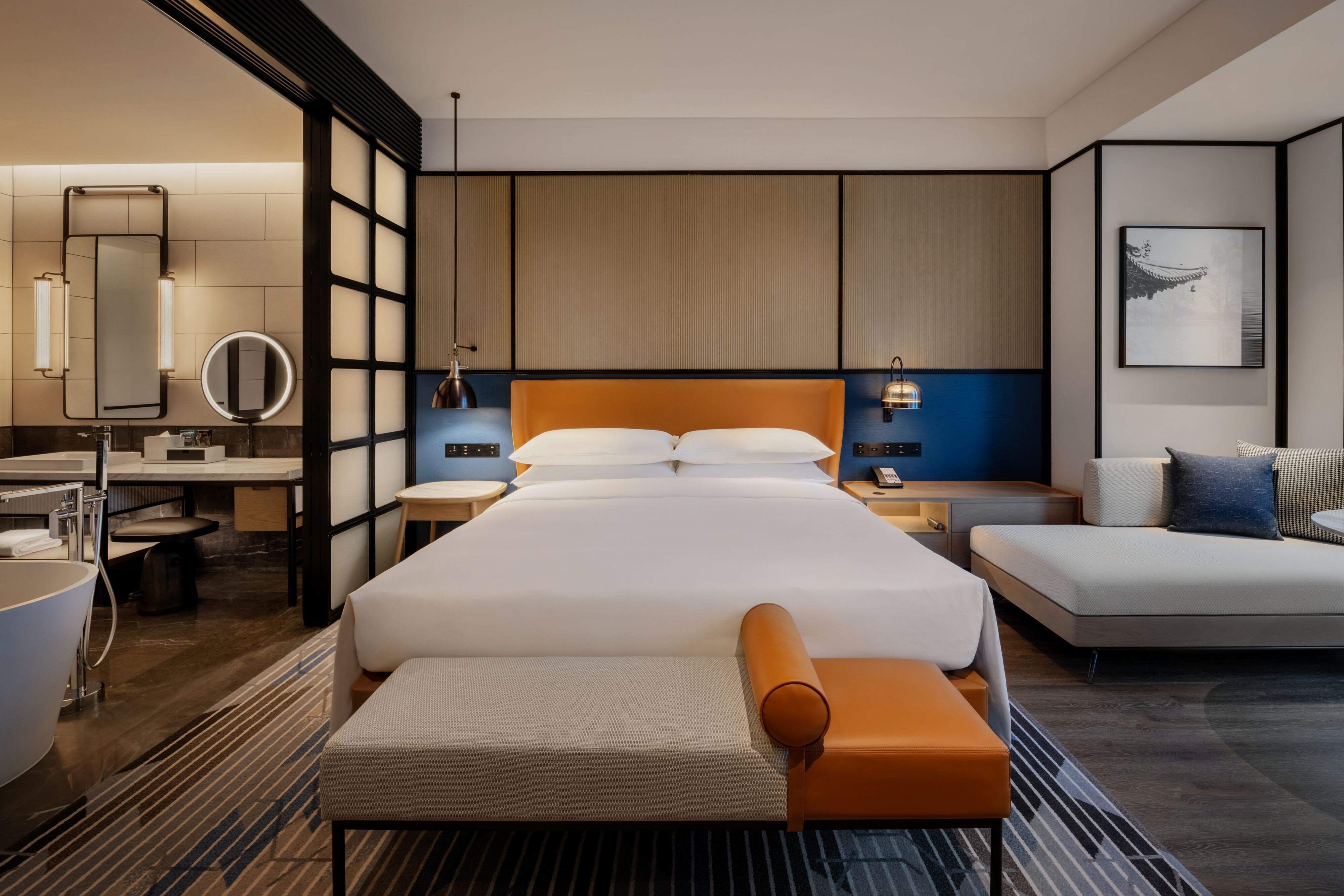 Sheraton Lanzhou Anning-guestroom-Deluxe King.jpg