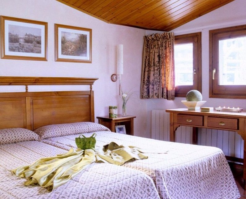 XALET VERDU-guestroom-623425 Guest Room.jpg