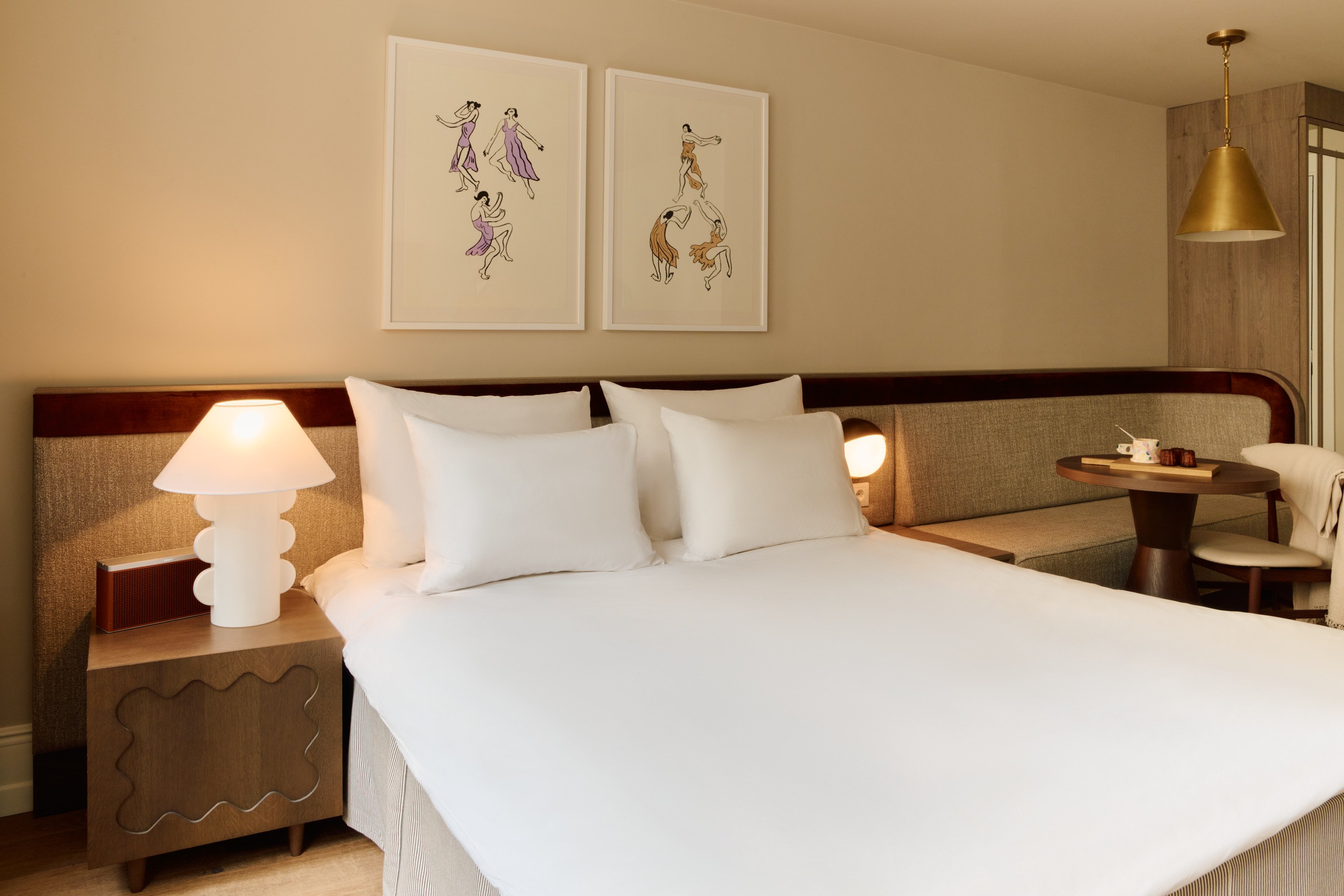 REVIER-guestroom-Att Kvadraturen Room AV.jpg