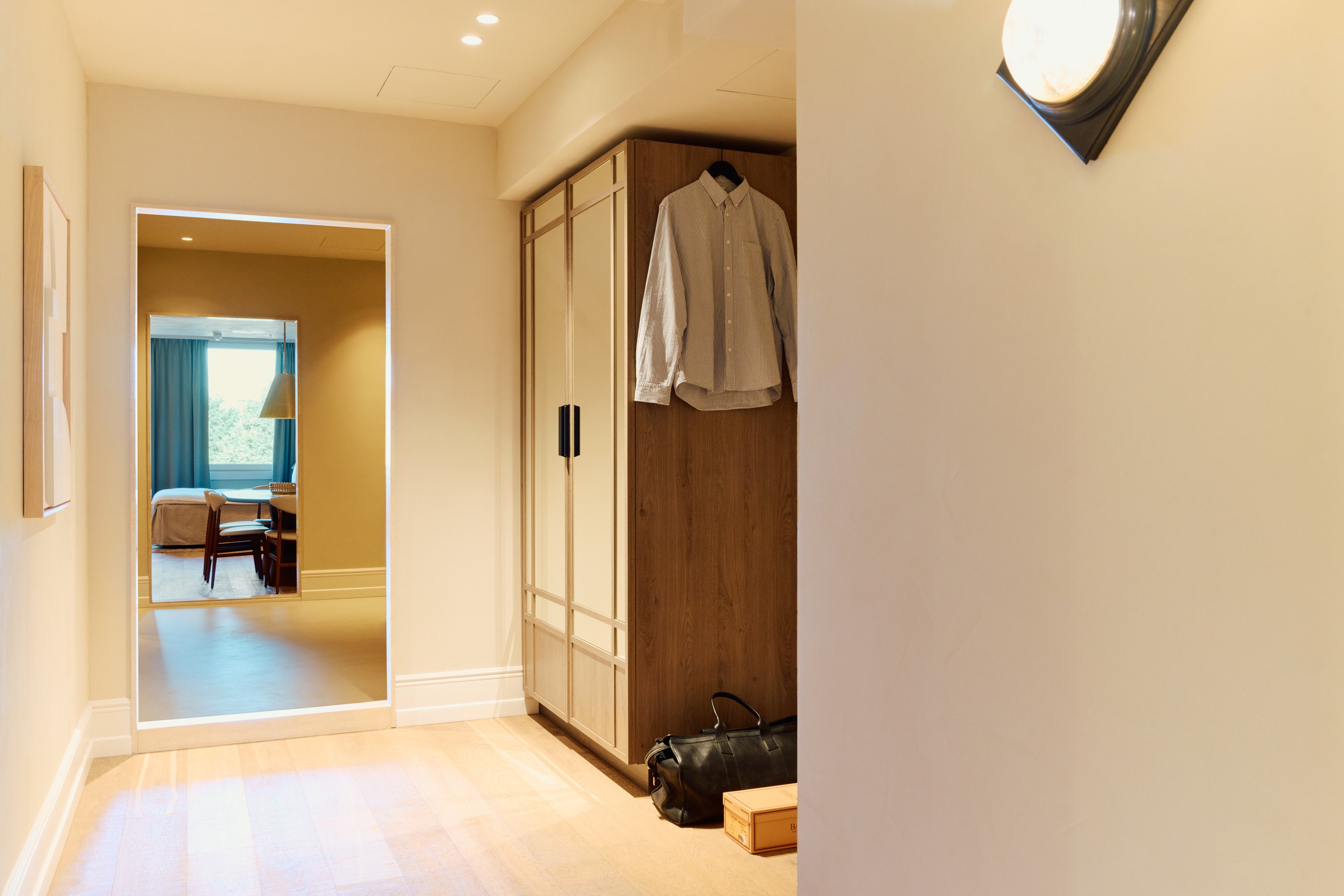 REVIER-guestroom-Att Kvadraturen Deluxe Suite With Bathtub AV.jpg